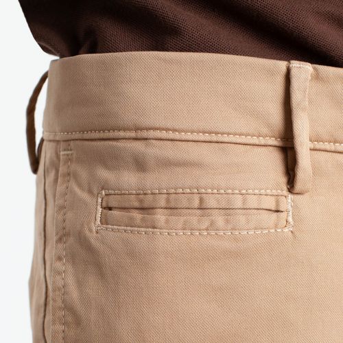 color camel - Pantalón Sport hombre marca TCH tipo chino en colores en Algodón con lycra elástico. Slim fit