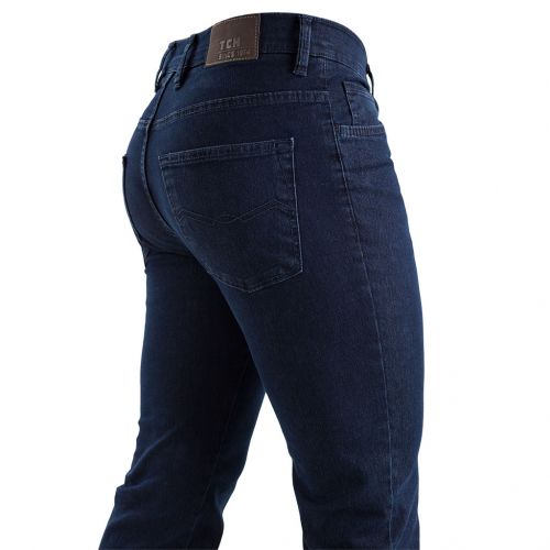 Color azul oscuro - Jeans pantalón vaquero de hombre en denim azul oscuro de algodón, poliéster con lycra e hilo al tono. En línea Regular Fit.